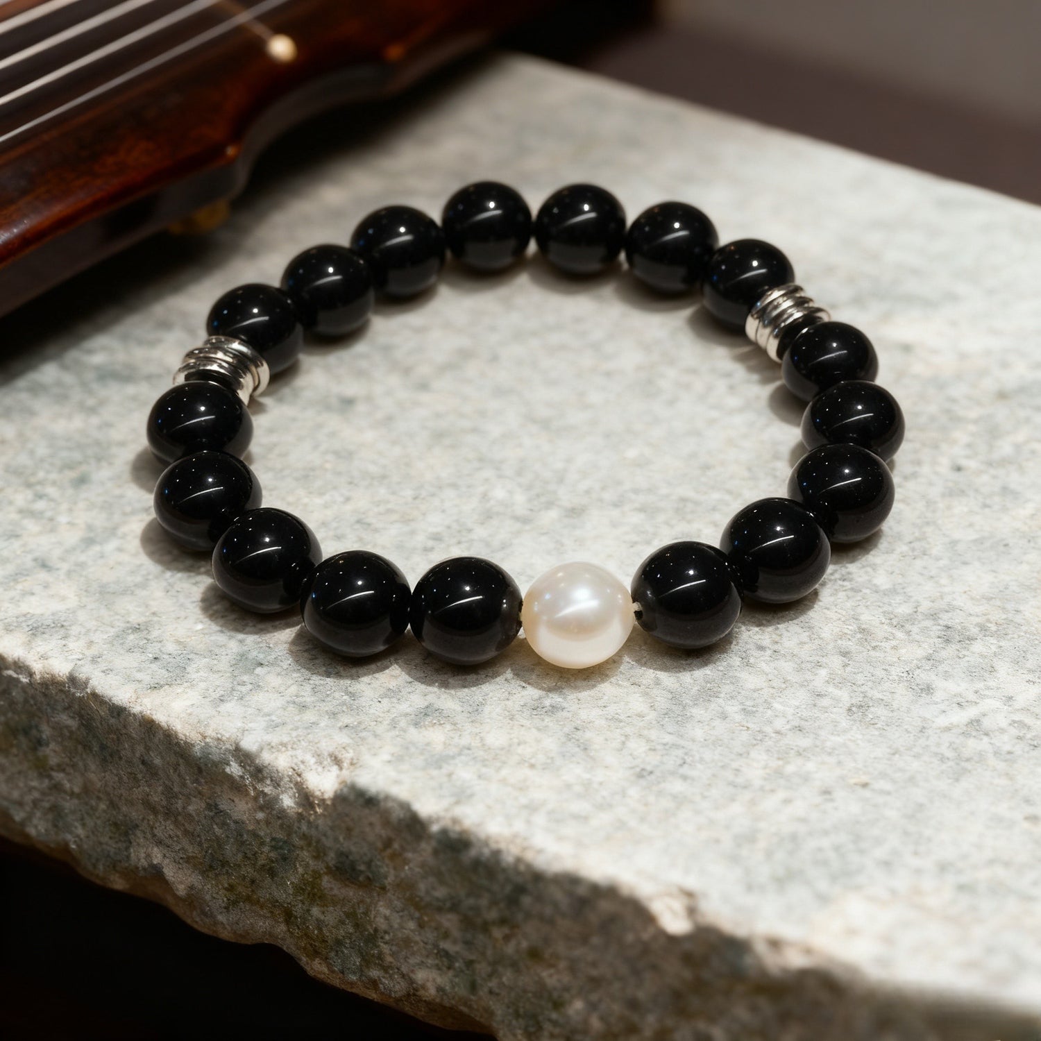 Obsidian & Pearl Elegant Amulet Bracelet: Deep Guarding, Soft Luster